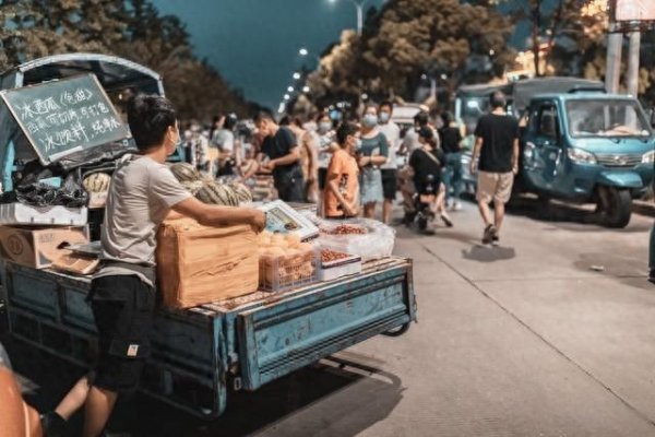 中联亿配 地摊摊主到连锁老板：一个普通人逆袭的真实故事
